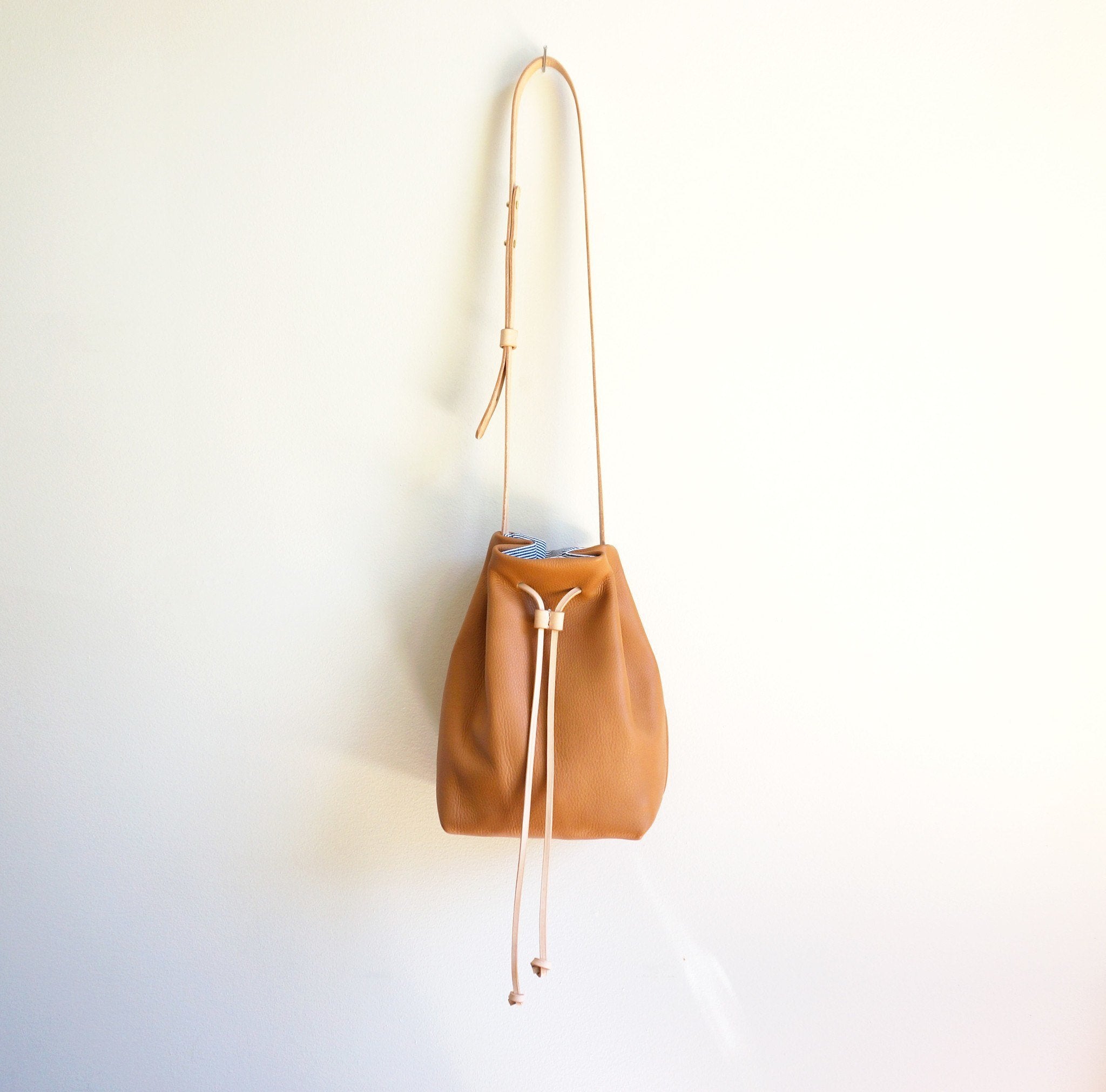 Tan Leather Bucket Bag | Umbrella Collective